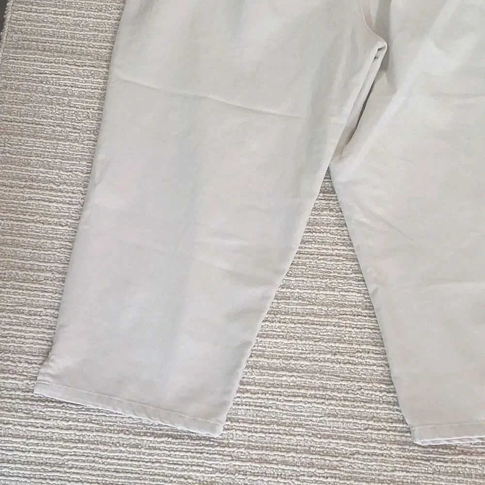 GLORIA VANDERBILT Women's Size 14 Khaki Pleated Capri Pants Cotton Blend Khakis - Picture 9 of 10